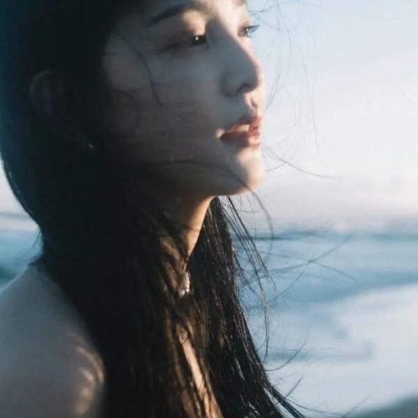 心不在焉的服务生